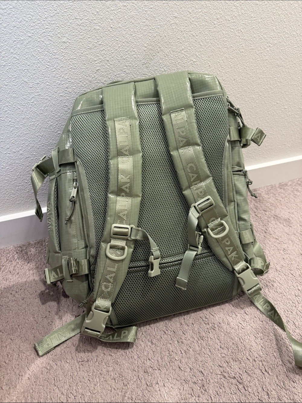CALPAK Terra 26L Laptop Duffel Backpack in Juniper - Picture 6 of 6